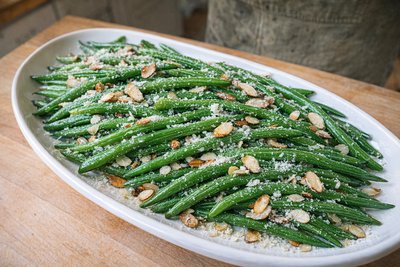 How to Bake Green Beans in the Oven: A Crispy and ...